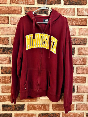 Minnesota Zip Front Graphic Hoodie in Burgundy Like New